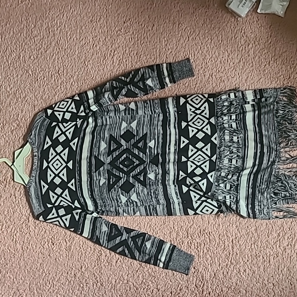 Justice Sweater - Picture 3 of 3